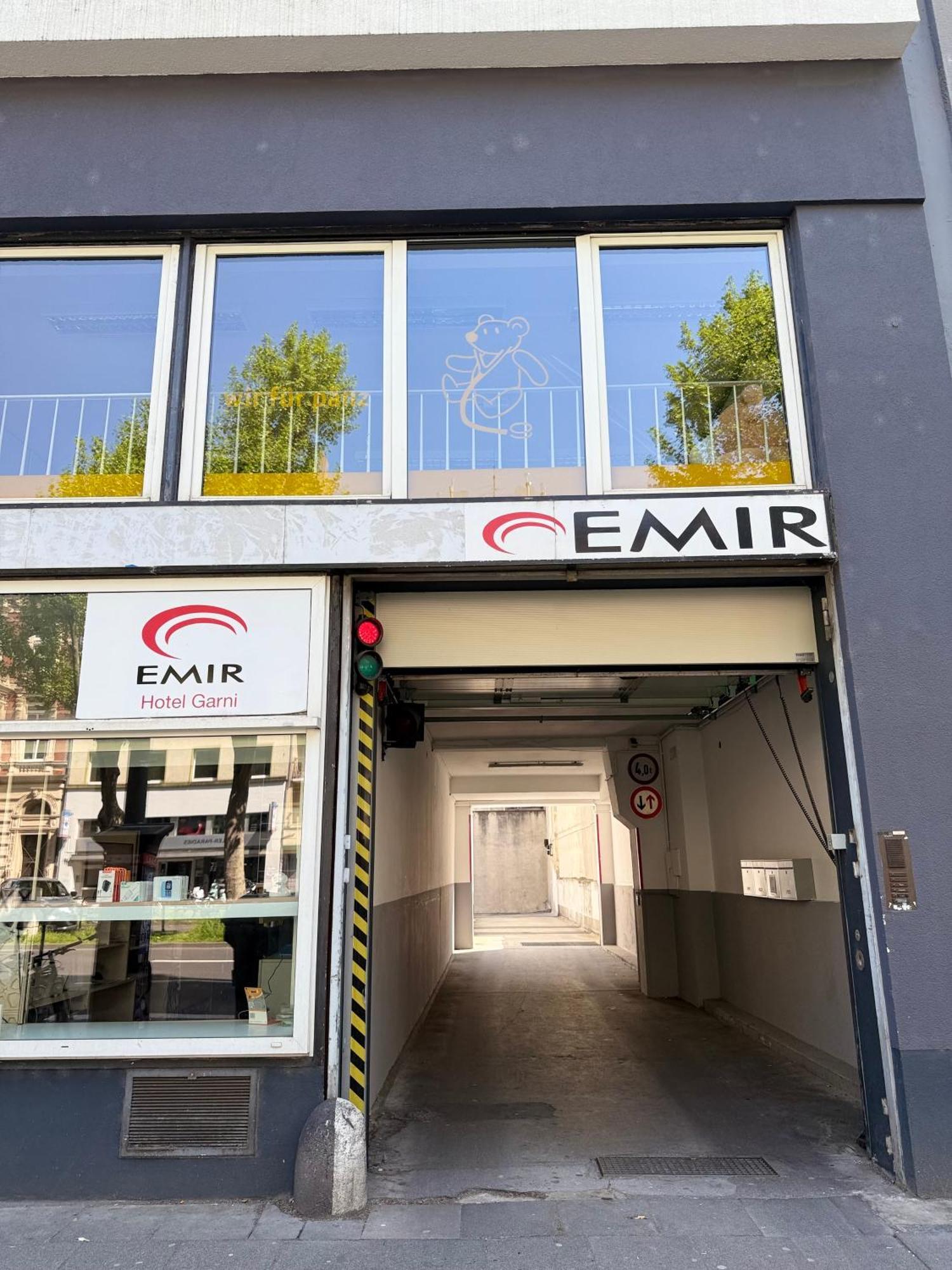 Hotel Garni Emir Köln Exteriör bild