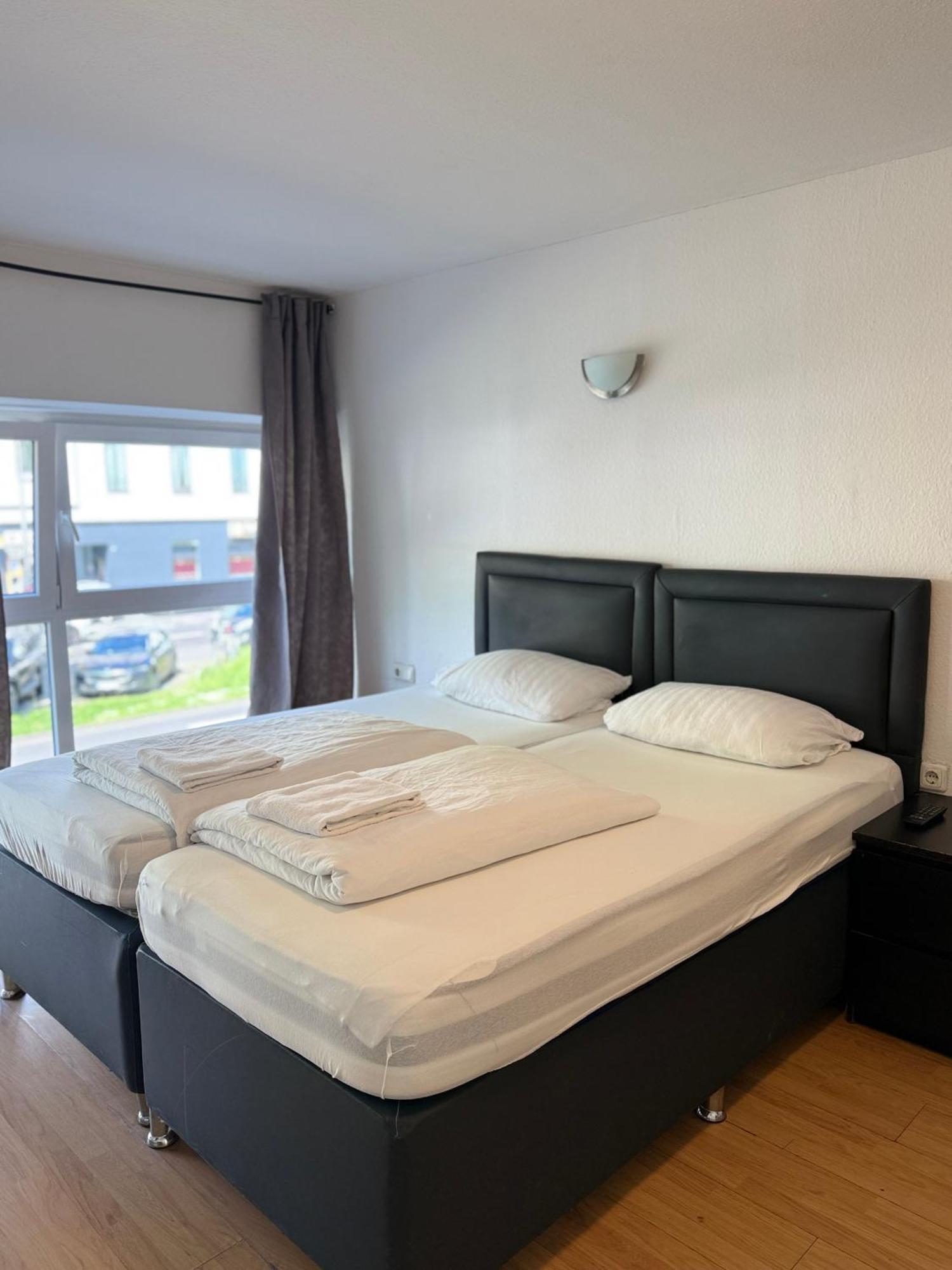 Hotel Garni Emir Köln Exteriör bild