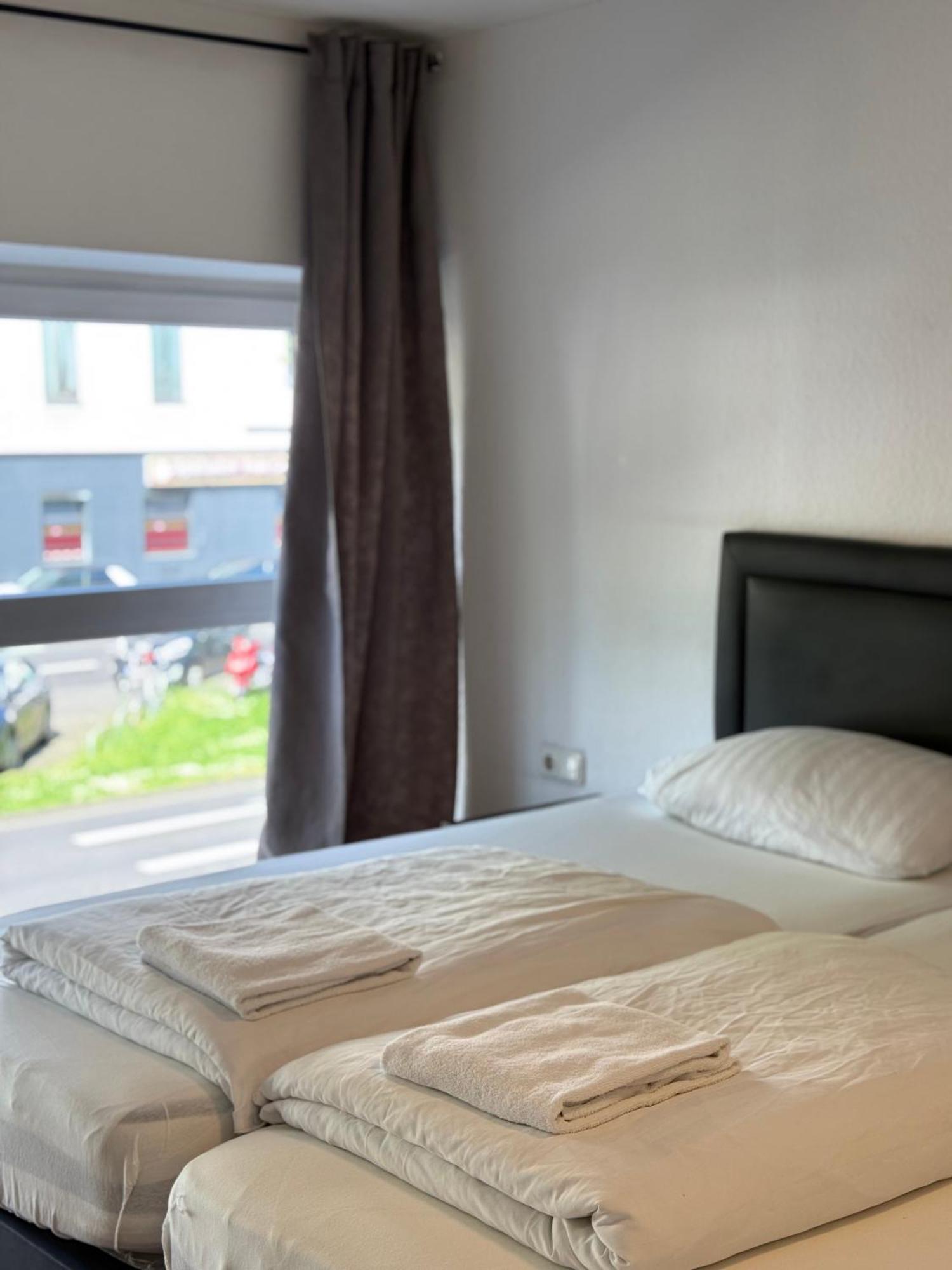 Hotel Garni Emir Köln Exteriör bild