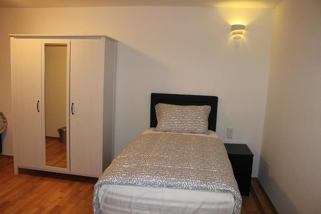 Hotel Garni Emir Köln Rum bild