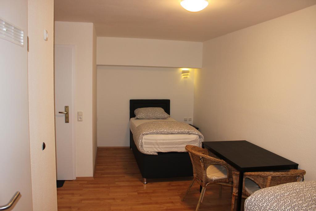 Hotel Garni Emir Köln Exteriör bild